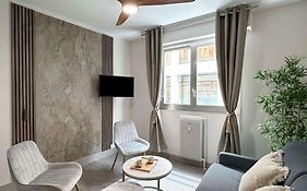 1601B - Studio near Champs Elysées