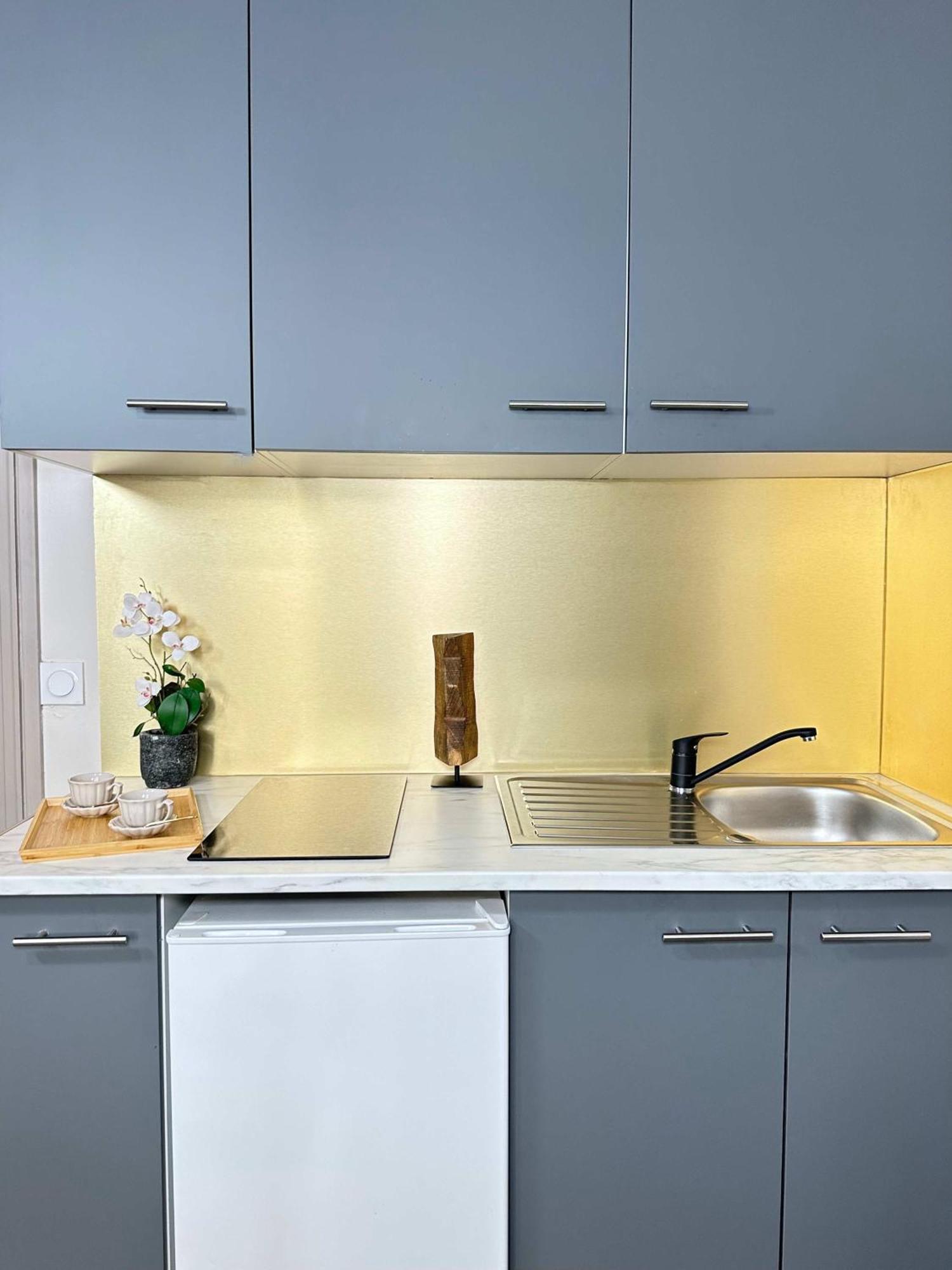 1601B - Studio near Champs Elysées Paris Extérieur photo