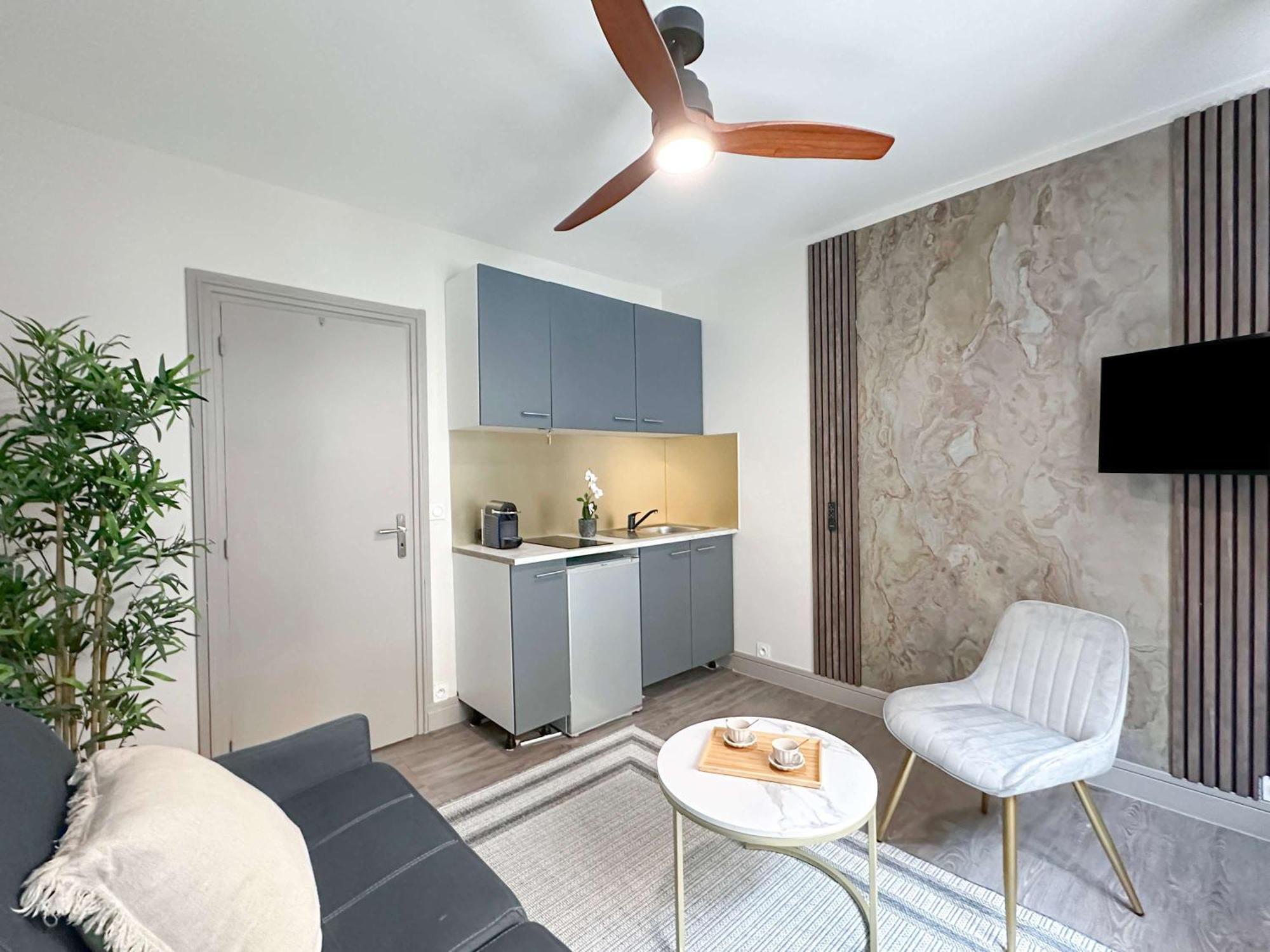 1601B - Studio near Champs Elysées Paris Extérieur photo